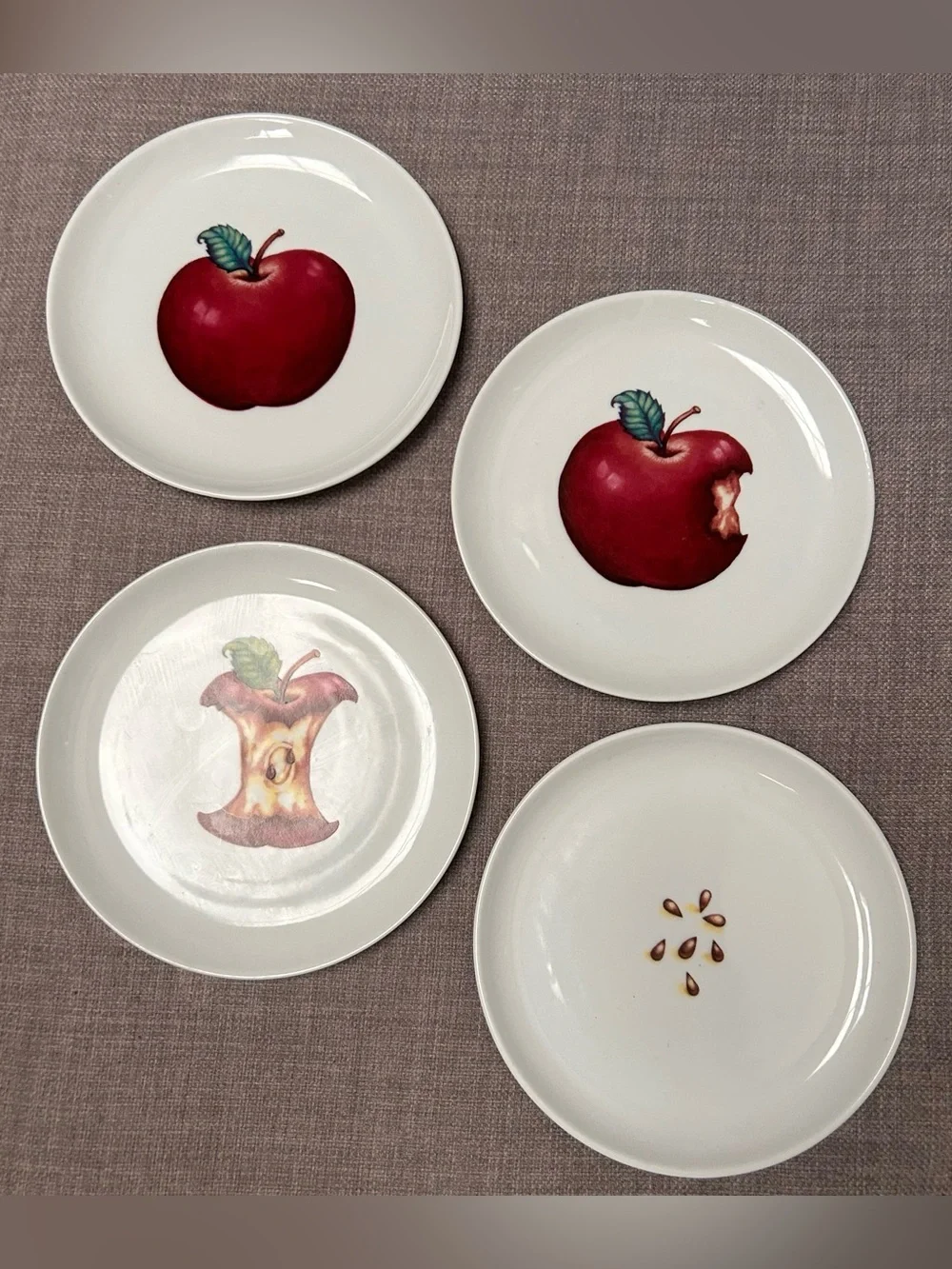 Vtg 1996 4-pcs HOUSE OF LLOYD Disappearing Apple Plate Coll. #0615265